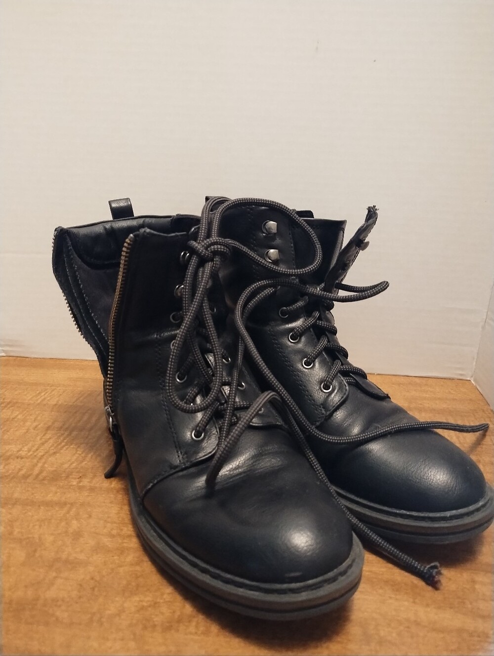 Women's Black Lace-Up Combat Boots - Stylish Urban Workwear